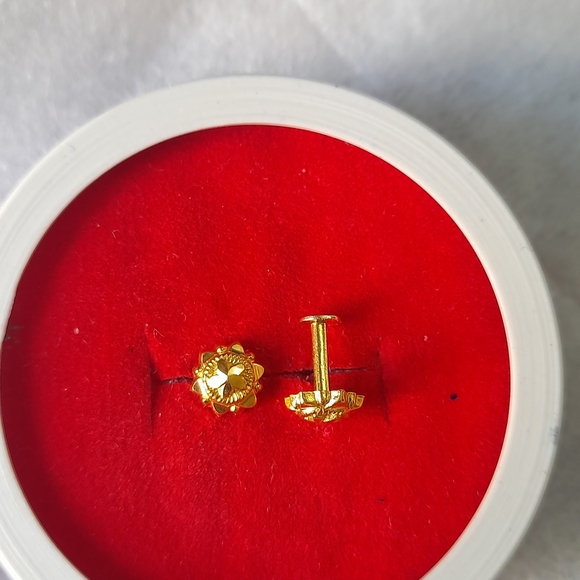 Beautiful combo 2pairs studs - Picture 15 of 16
